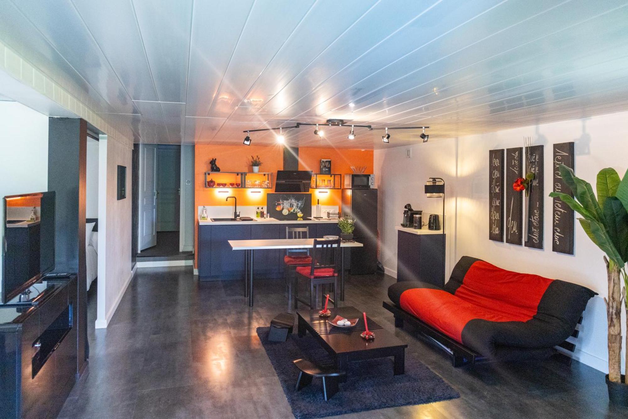 Comme Dans Un Ecrin - T2 De 50 M² Avec Jardin, Terrasse Et Piscine Apartment Vernaison Luaran gambar