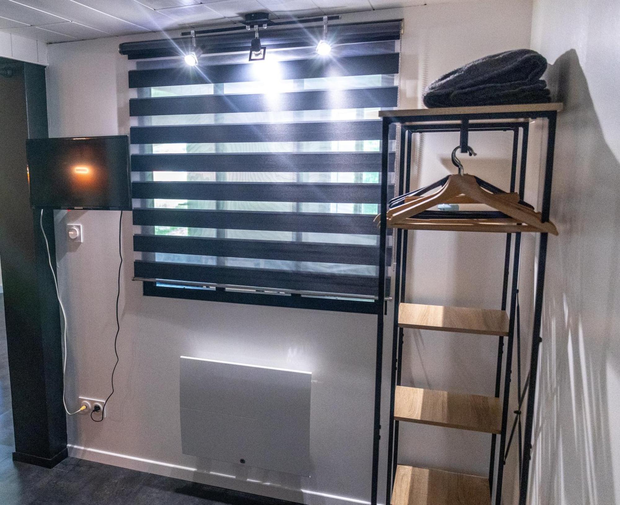 Comme Dans Un Ecrin - T2 De 50 M² Avec Jardin, Terrasse Et Piscine Apartment Vernaison Luaran gambar